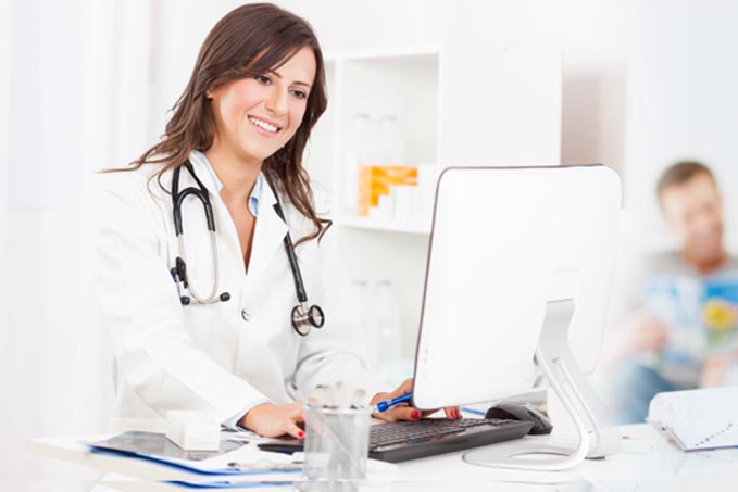 Live Chatting To Discuss About Your Diseases With Our Expert Naturopathic Doctor